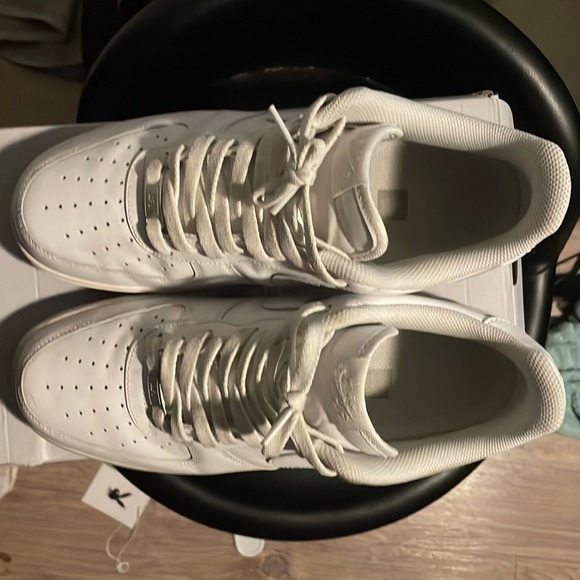 Used Size 11 Air Force 1s Only Worn Once Has crease protectors already - Picture 2 of 5